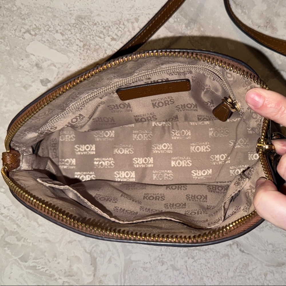 Michael Kors Brown Leather Crossbody Bag with Chain Strap - Picture 4 of 5